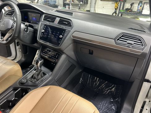 Used 2022 Volkswagen Tiguan SE R-Line image 30