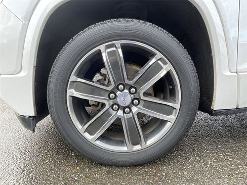 Used 2018 GMC Acadia Denali w/ Technology Package image 34