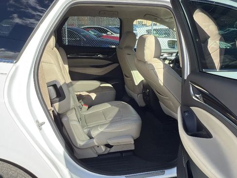 Used 2019 Buick Enclave Essence image 25