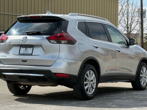 Used 2019 Nissan Rogue SV FWD image 5