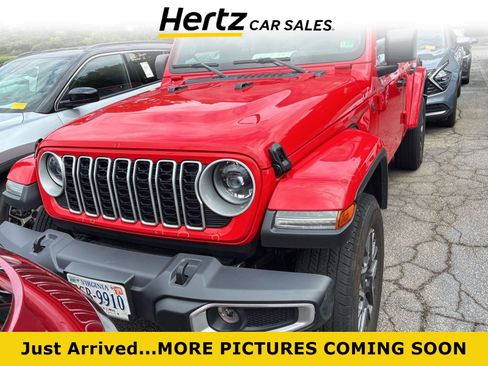 Used 2025 Jeep Wrangler Unlimited Sahara AWD/4WD image 1