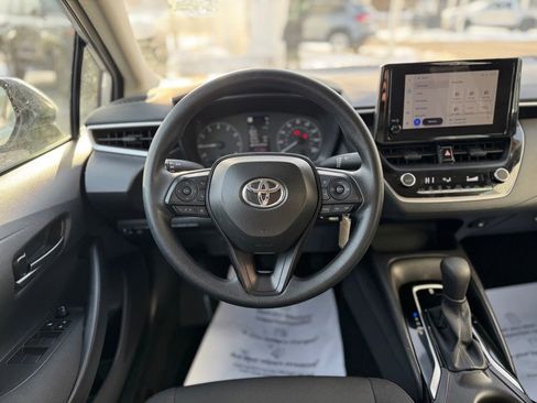Certified 2025 Toyota Corolla LE image 39