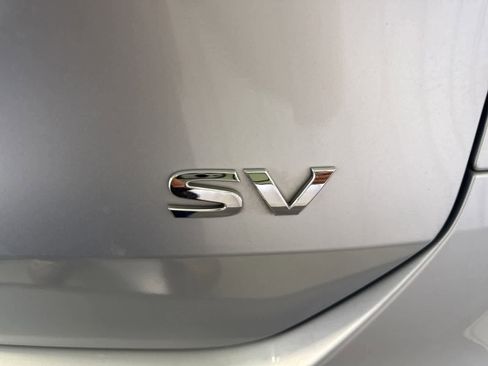 Used 2015 Nissan Rogue SV w/ SV Premium Package FWD image 12