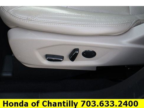 Used 2018 Ford Explorer Limited image 31