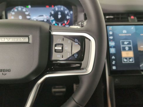 New 2025 Land Rover Discovery Sport Dynamic SE image 16