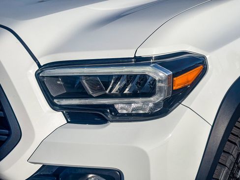 Used 2023 Toyota Tacoma TRD Off-Road w/ Black Out Package (TMS) image 9