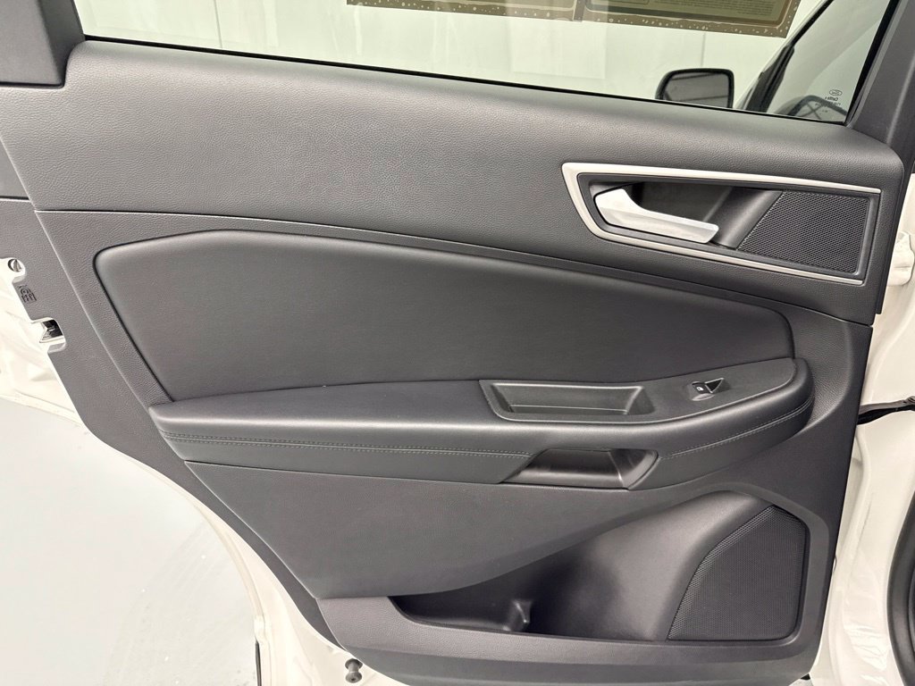 Used 2022 Ford Edge SEL AWD/4WD image 17