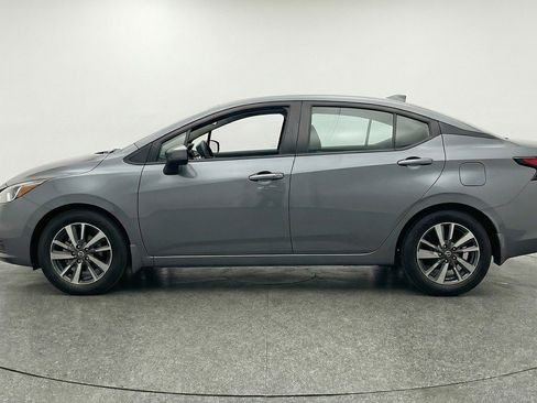 Used 2025 Nissan Versa SV image 5