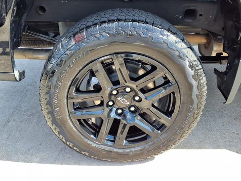 Used 2025 Chevrolet Silverado 1500 LT Trail Boss w/ Convenience Package II AWD/4WD image 10