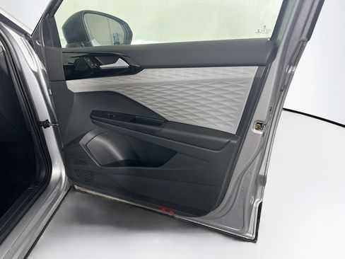 Used 2022 Volkswagen Taos S image 29