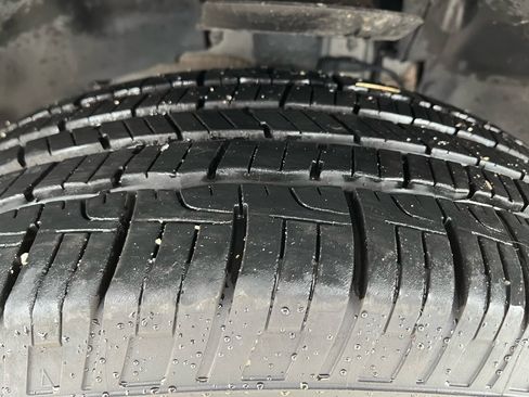 Used 2019 Jeep Cherokee Limited image 11