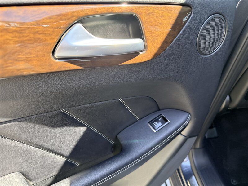 Used 2015 Mercedes-Benz GL 450 4MATIC image 24