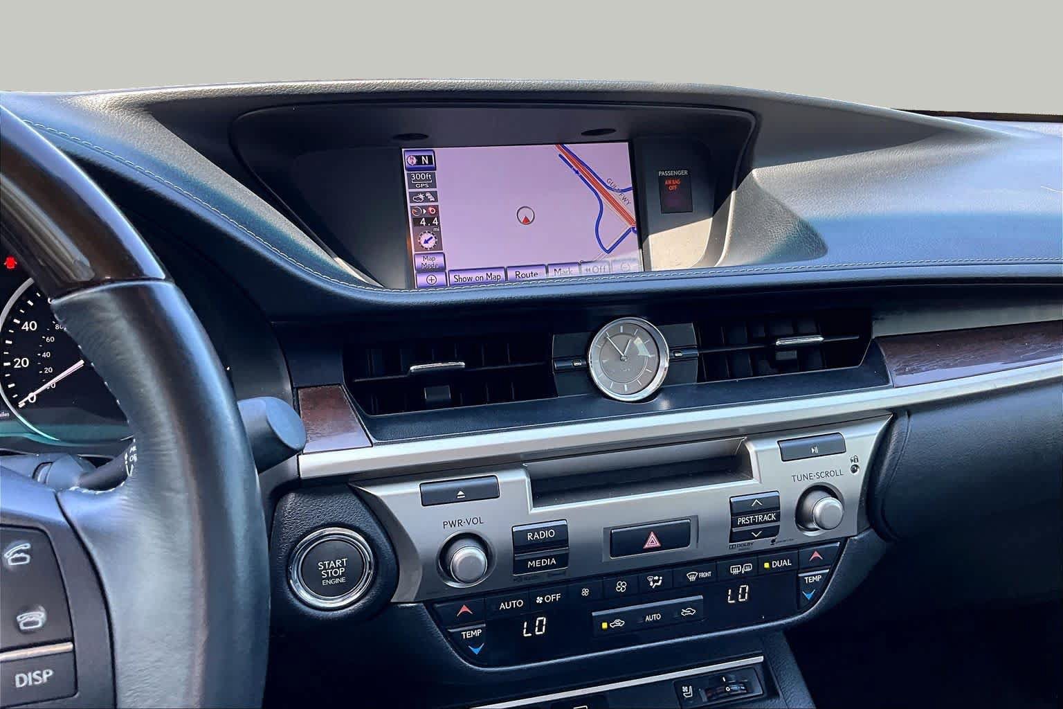 Used 2014 Lexus ES 350 w/ Luxury Package FWD image 7