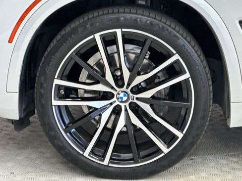 Used 2019 BMW X5 xDrive40i w/ M Sport Package AWD/4WD image 12
