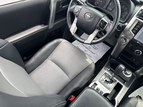 Used 2022 Toyota 4Runner SR5 Premium w/ Moonroof Package AWD/4WD image 29