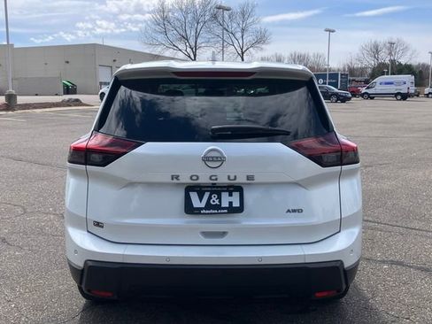 Used 2025 Nissan Rogue SV AWD/4WD image 23