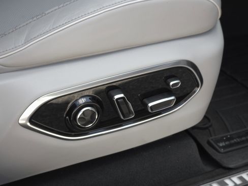 Used 2021 Jeep Grand Cherokee L Summit w/ Luxury Tech Group V image 51