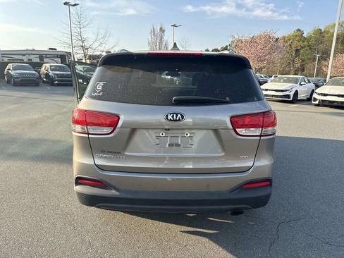 Used 2018 Kia Sorento LX image 5