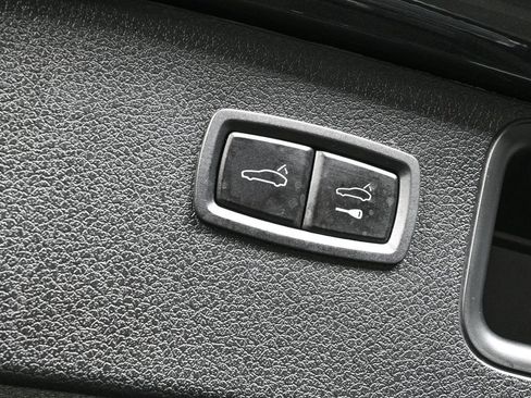 Certified 2020 Porsche Macan image 33