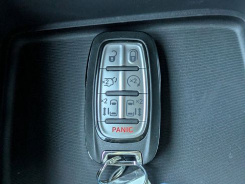 New 2026 Chrysler Voyager LX image 32