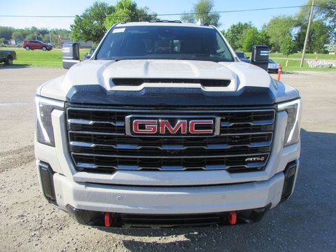 New 2026 GMC Sierra 2500 AT4 w/ AT4 Premium Plus Package AWD/4WD image 12