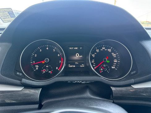 Used 2017 Volkswagen Passat 1.8T SE FWD image 12