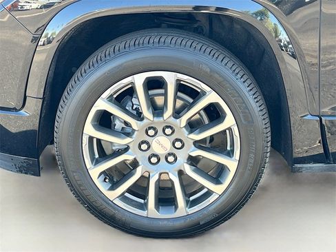 Used 2021 GMC Acadia Denali w/ Denali Technology Package image 33