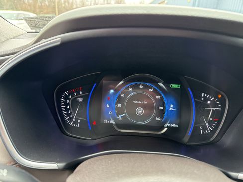 Used 2020 Hyundai Santa Fe SEL w/ Convenience + Premium Package image 13