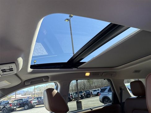 Used 2023 Nissan Pathfinder Platinum w/ Cargo Package image 29