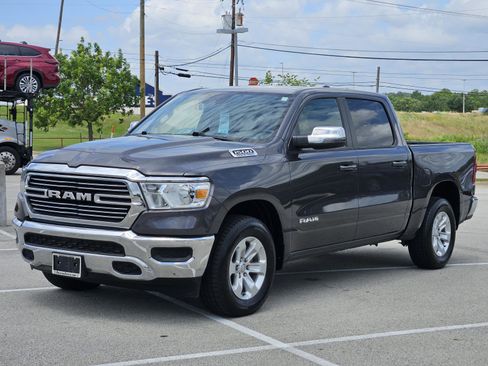 Used 2024 RAM 1500 Laramie AWD/4WD image 3
