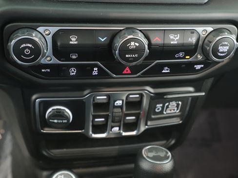 Used 2022 Jeep Wrangler Unlimited Sport image 16