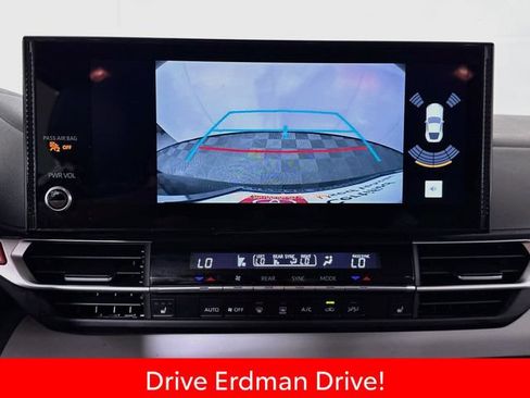 Certified 2025 Toyota Sienna XLE FWD image 20