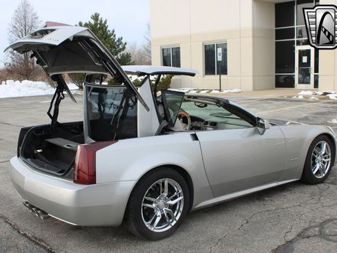 Used 2005 Cadillac XLR image 23