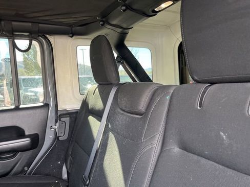 Used 2019 Jeep Wrangler Unlimited Sport S image 17