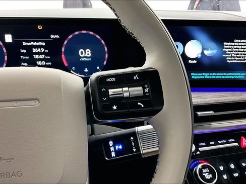 Used 2025 Hyundai Santa Fe Calligraphy image 25