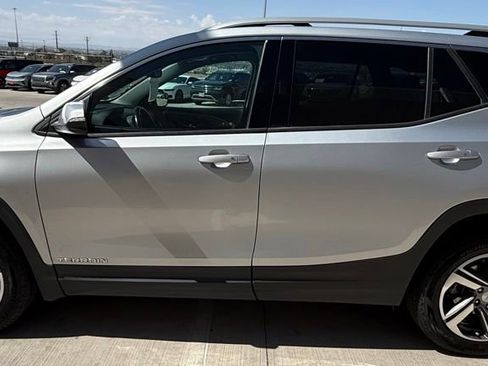 Used 2020 GMC Terrain SLT w/ Preferred Package AWD/4WD image 5