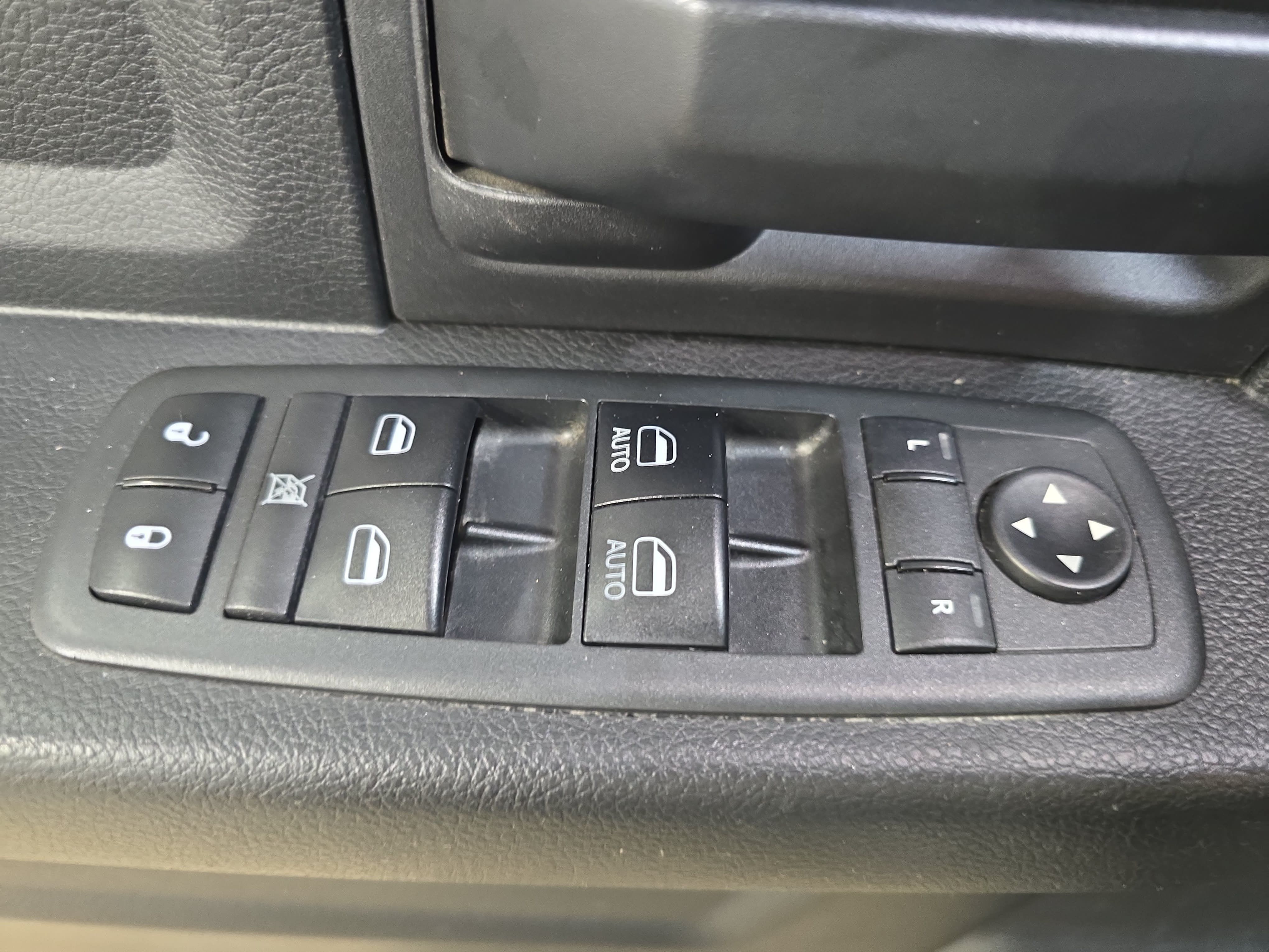 Used 2018 RAM 1500 Express w/ Express Value Package AWD/4WD image 25