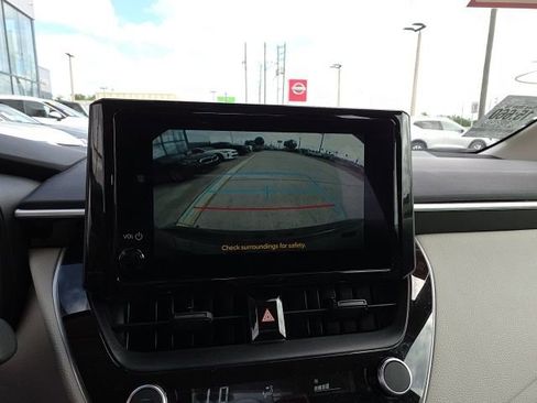 Used 2025 Toyota Corolla LE image 19