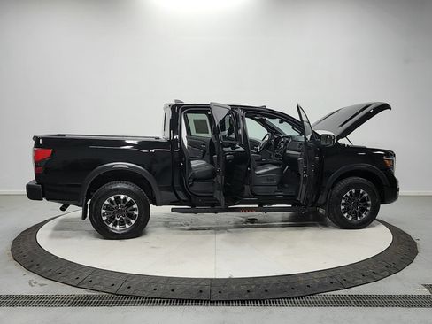 Used 2024 Nissan Titan PRO-4X w/ Pro-4x Convenience Package AWD/4WD image 16