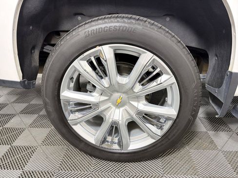 Used 2023 Chevrolet Silverado 1500 High Country w/ High Country Premium Package AWD/4WD image 15