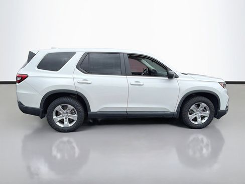 Used 2023 Honda Pilot LX image 4