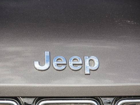 Used 2024 Jeep Grand Cherokee Overland w/ Trailer Tow Package image 10