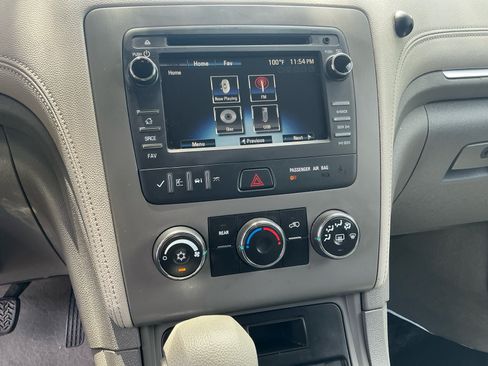 Used 2016 Chevrolet Traverse LS FWD image 11