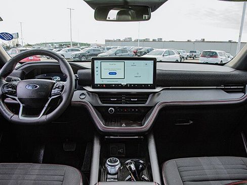 Used 2025 Ford Explorer ST-Line w/ Premium Package image 5