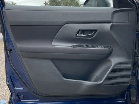 Certified 2025 Nissan Kicks S image 7