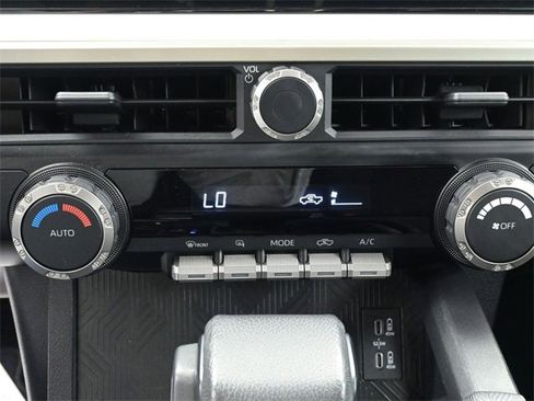 Used 2024 Toyota Tacoma TRD Off-Road image 6