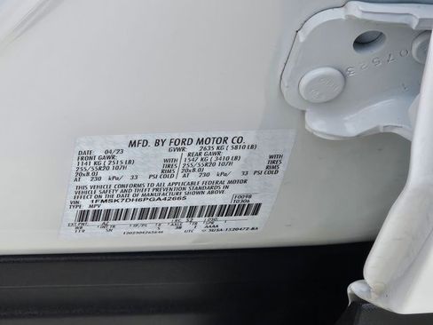 Used 2023 Ford Explorer XLT w/ Equipment Group 202A image 25