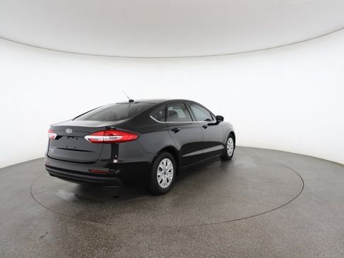 Used 2019 Ford Fusion S image 17