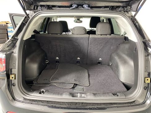 Used 2022 Jeep Compass Sport image 27