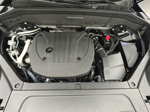 Used 2025 Volvo XC90 B5 Core AWD/4WD image 22